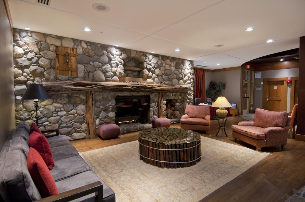 Hotel Lodging Ovations Whistler Exterior foto