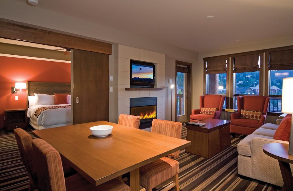 Hotel Lodging Ovations Whistler Exterior foto