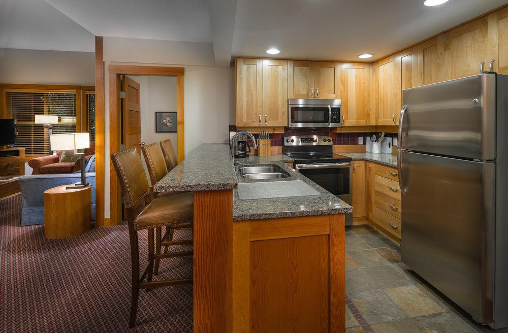 Hotel Lodging Ovations Whistler Exterior foto