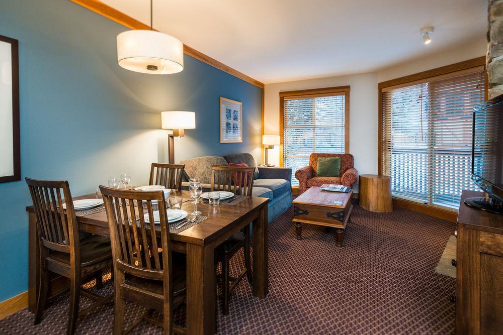 Hotel Lodging Ovations Whistler Exterior foto